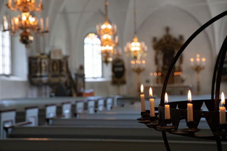 Stämning i Östra Stenby kyrka