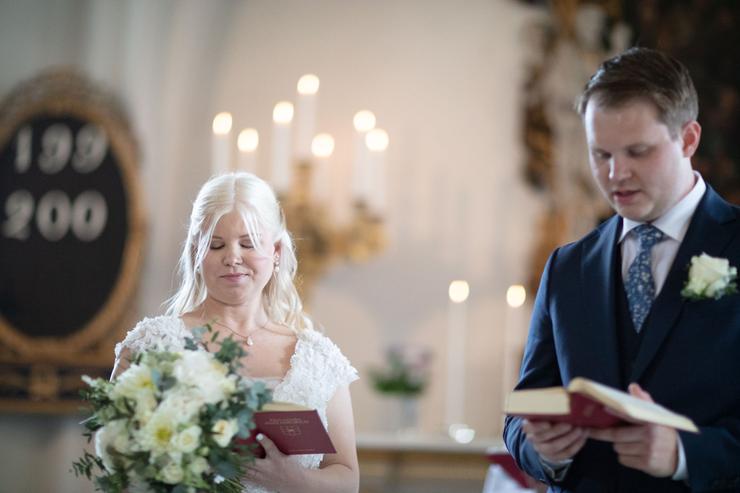 Östra Stenby kyrka under vigsel